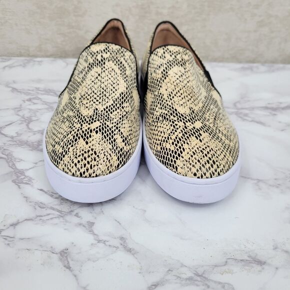 Vionic Women's Demetra Snake Embossed Slip On Sneakers Size 8 - Picture 4 of 13